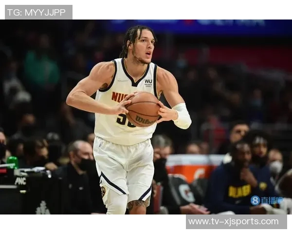 戈登状态火热半场完美表现砍下14分外加3篮板1助攻助力球队奋勇争先