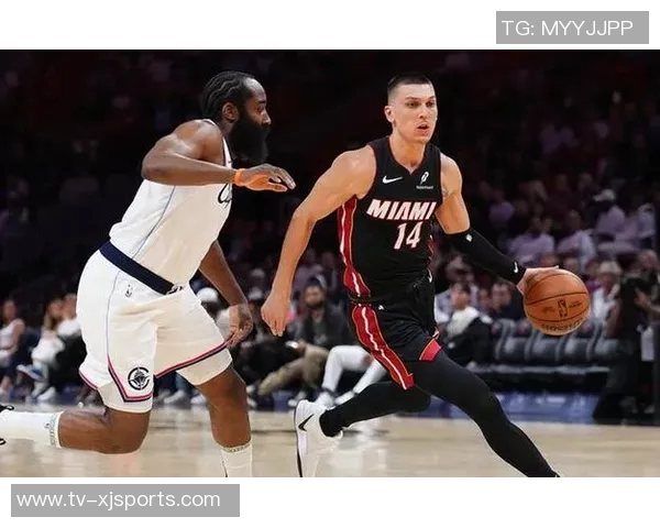 哈克斯称赞拉松为球队活力担当13中9砍下21分表现出色